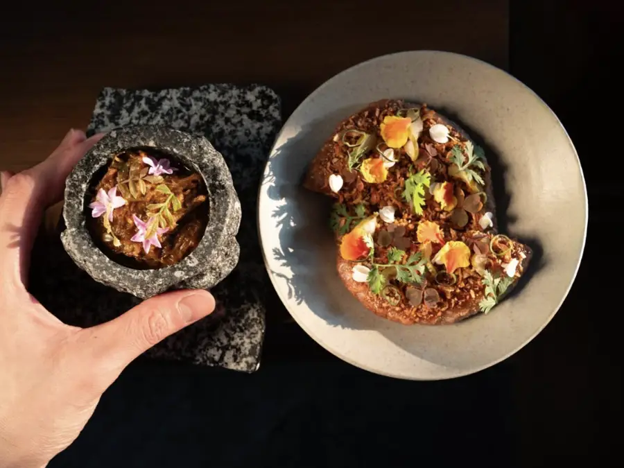 美食の未来は「再生」にあり。バンコクの名店「バーン・テパ」がアジアの50ベストでサステナビリティ賞を受賞した理由